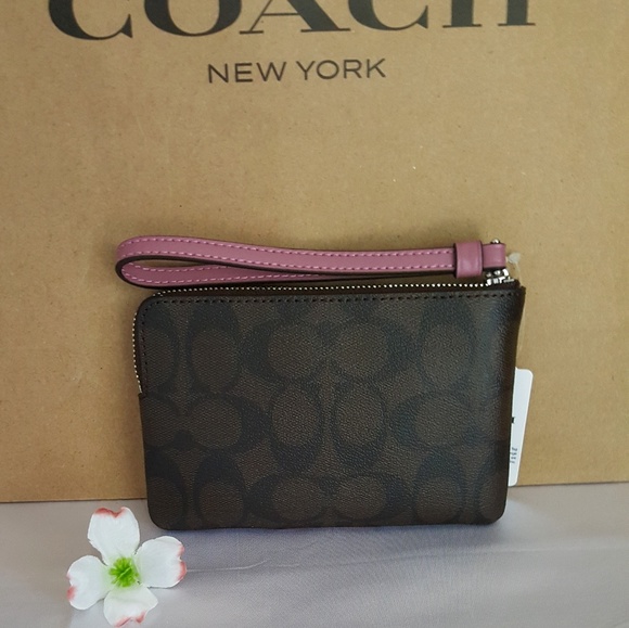 💕SOLD 💕 NWT Coach Wristlet in Signature Canvas - Picture 2 of 6
